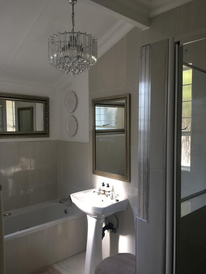 Vair'S Place Guest House In Sandton Paulshof - Apartment, Lux Suites & Spa Johannesburg Exterior foto